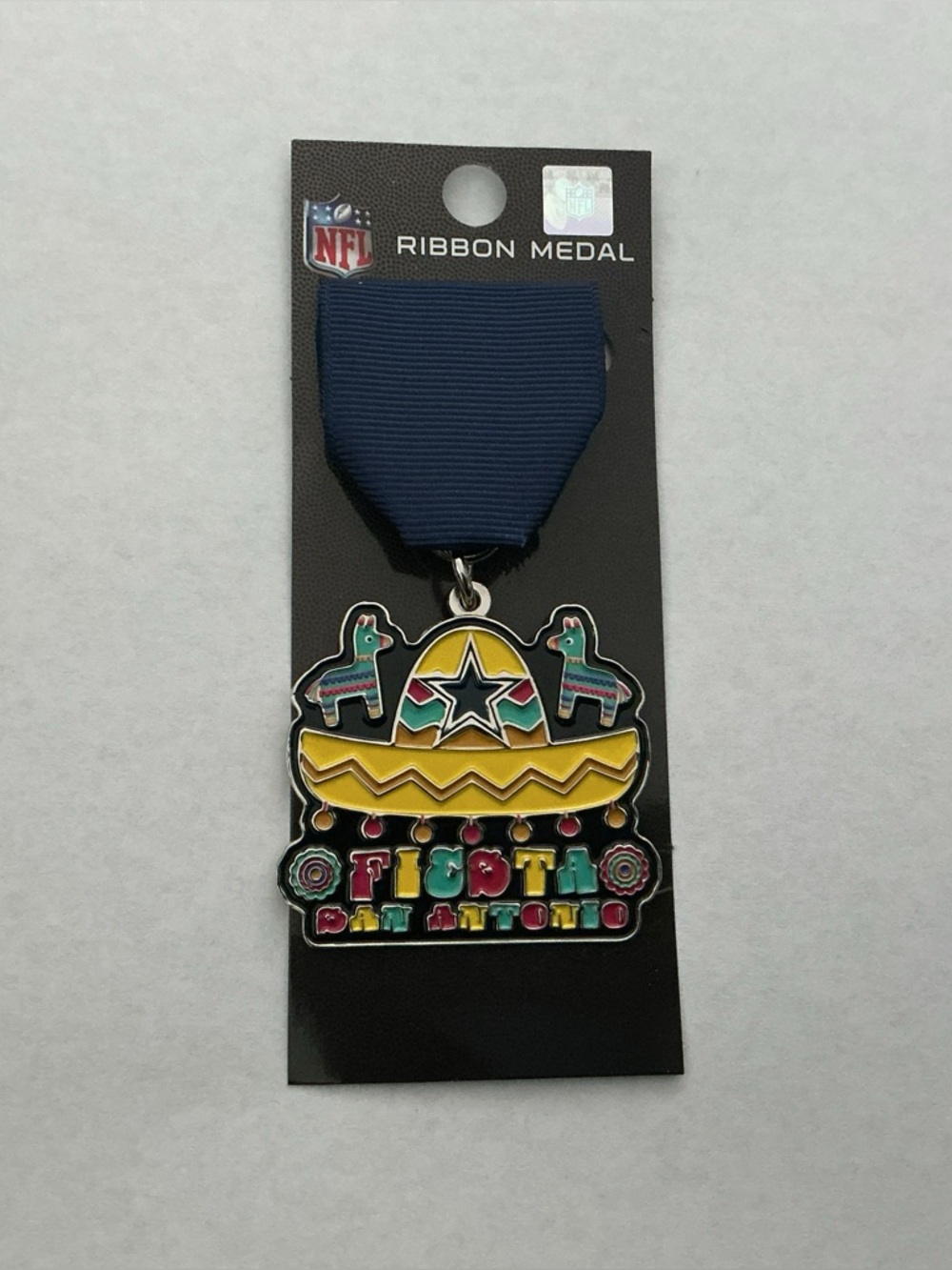 Brand New WinCraft Dallas Cowboys NFL Fiesta San Antonio Ribbon Medal NWT